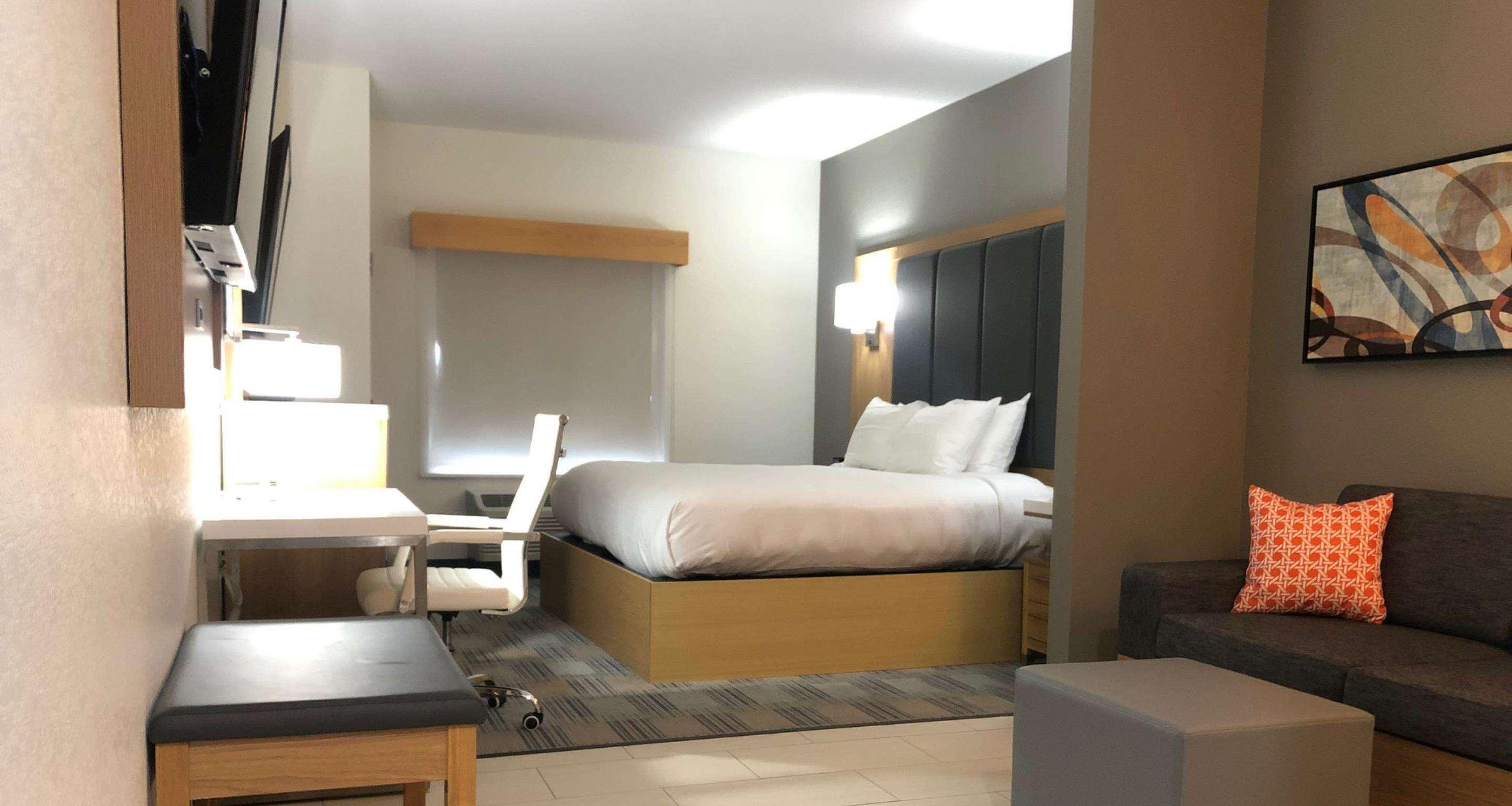 La Quinta Inn & Suites By Wyndham Coralville Iowa City Ngoại thất bức ảnh