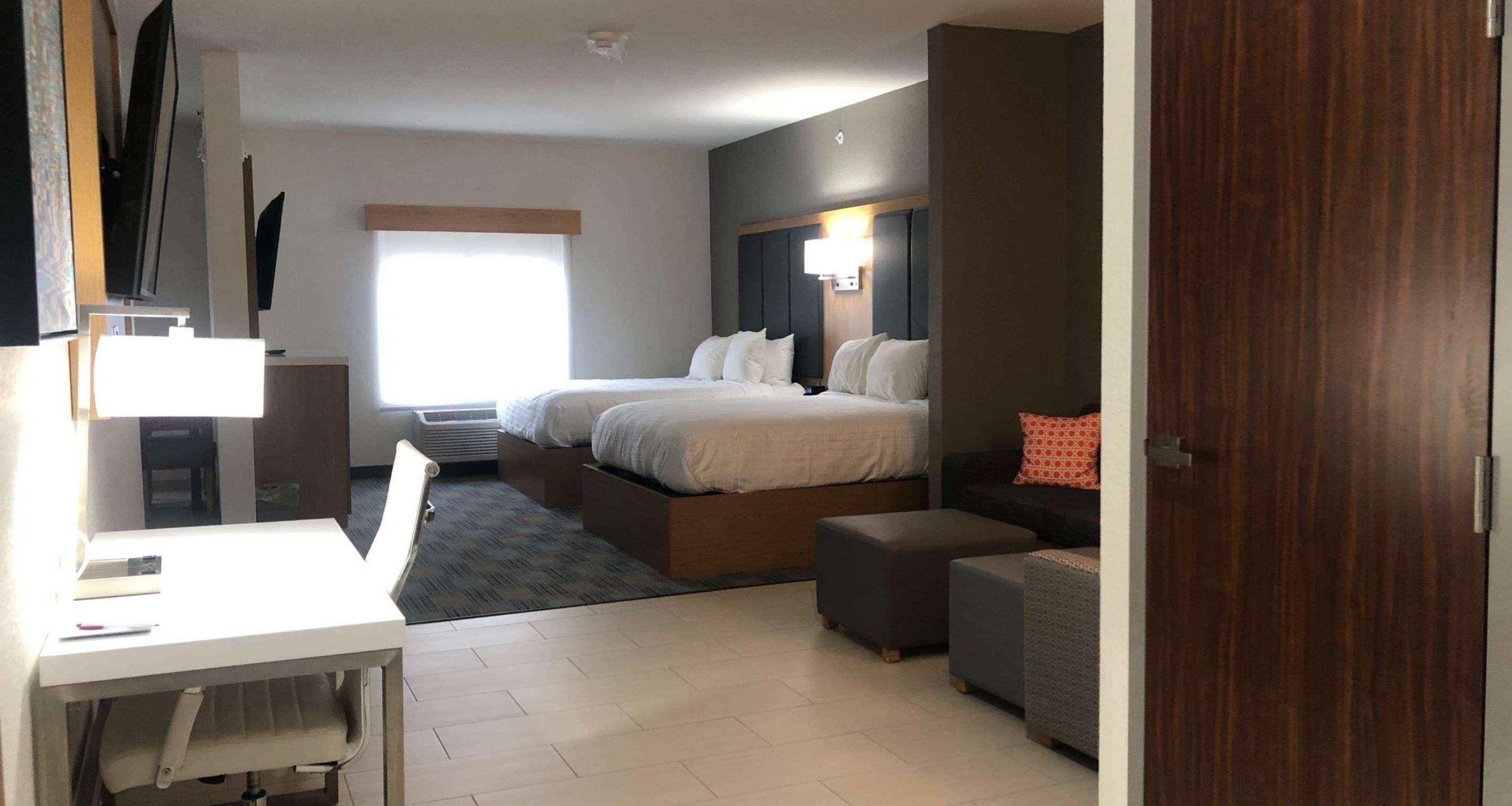 La Quinta Inn & Suites By Wyndham Coralville Iowa City Ngoại thất bức ảnh