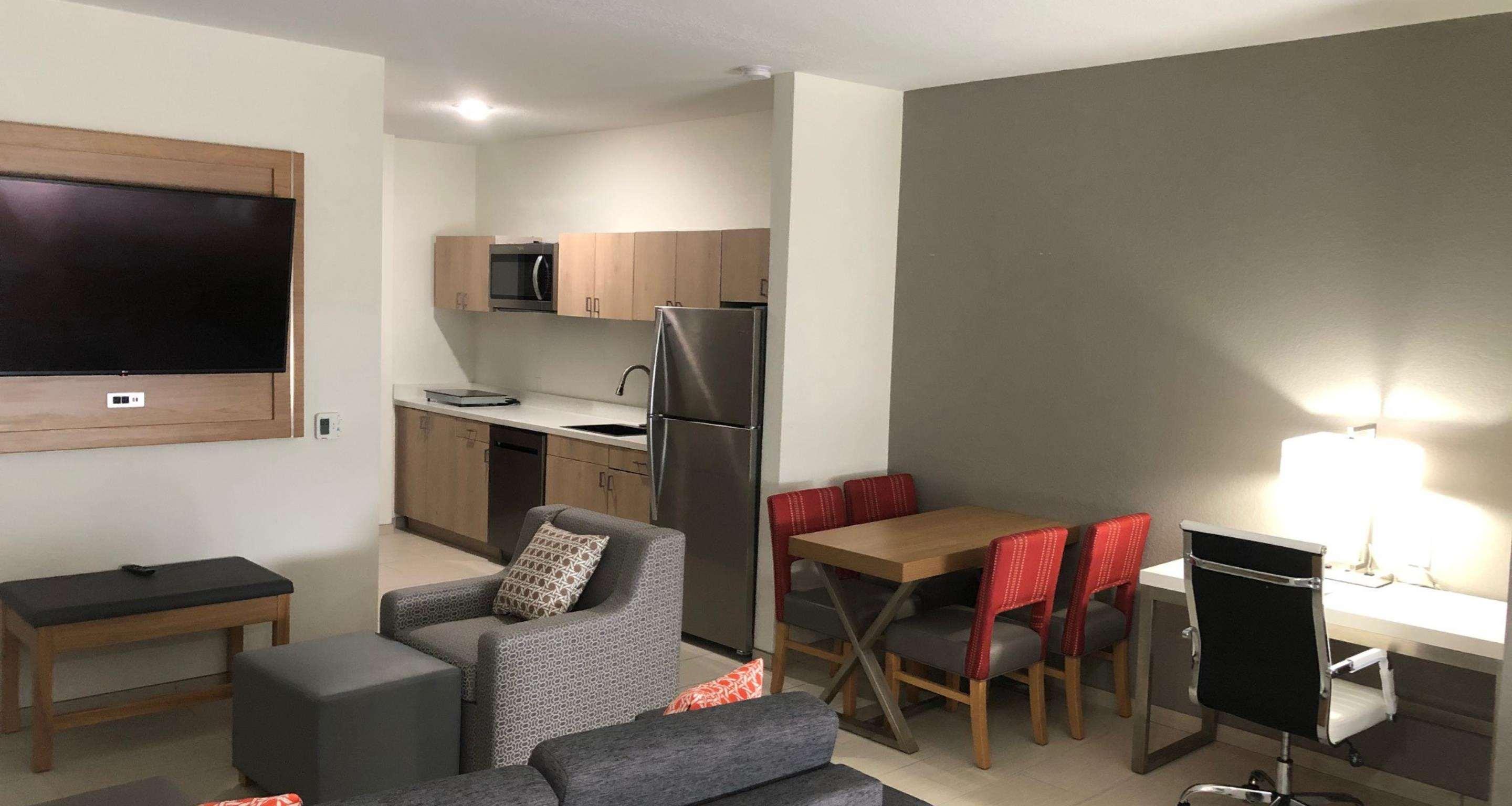 La Quinta Inn & Suites By Wyndham Coralville Iowa City Ngoại thất bức ảnh