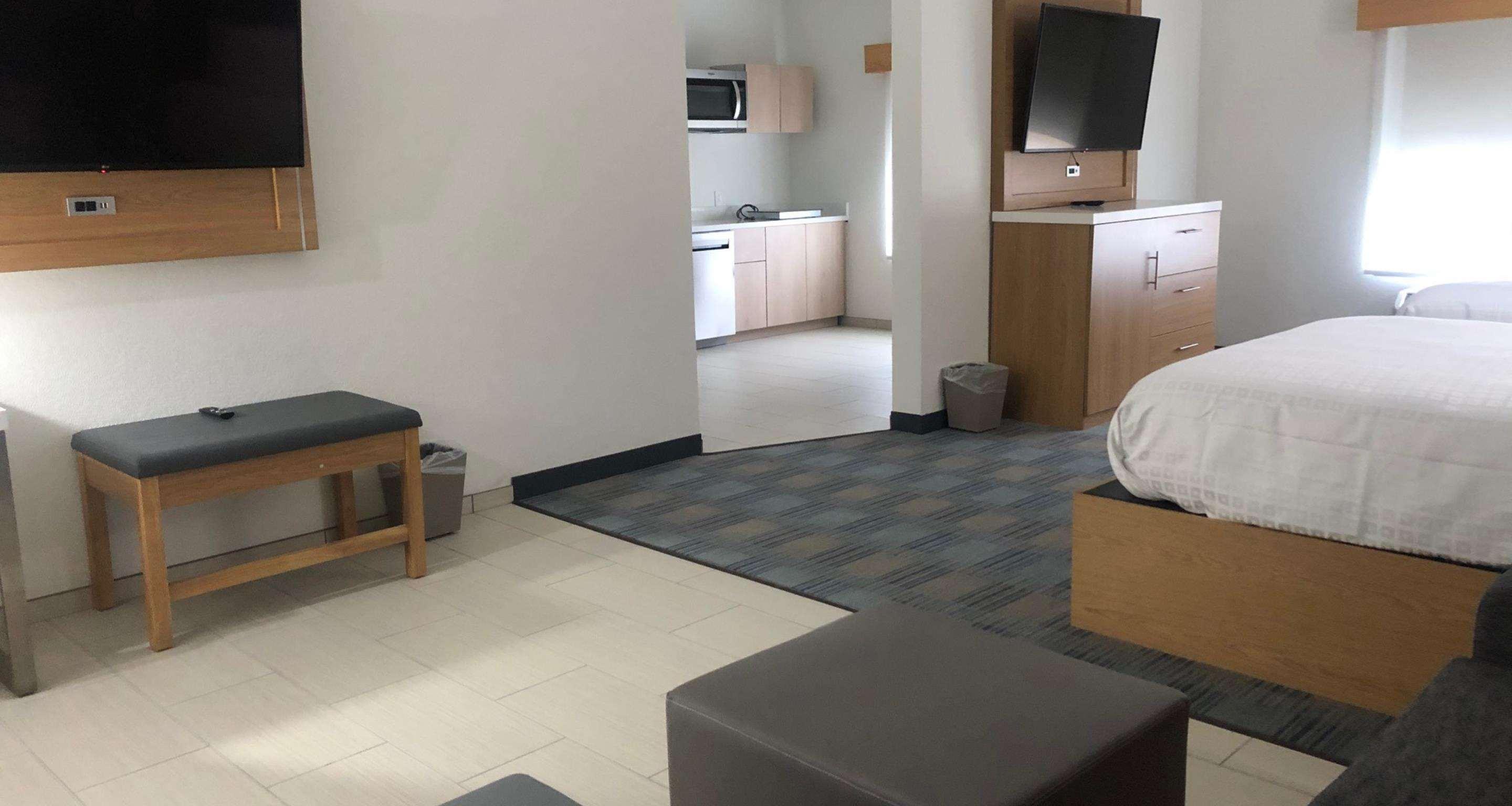 La Quinta Inn & Suites By Wyndham Coralville Iowa City Ngoại thất bức ảnh