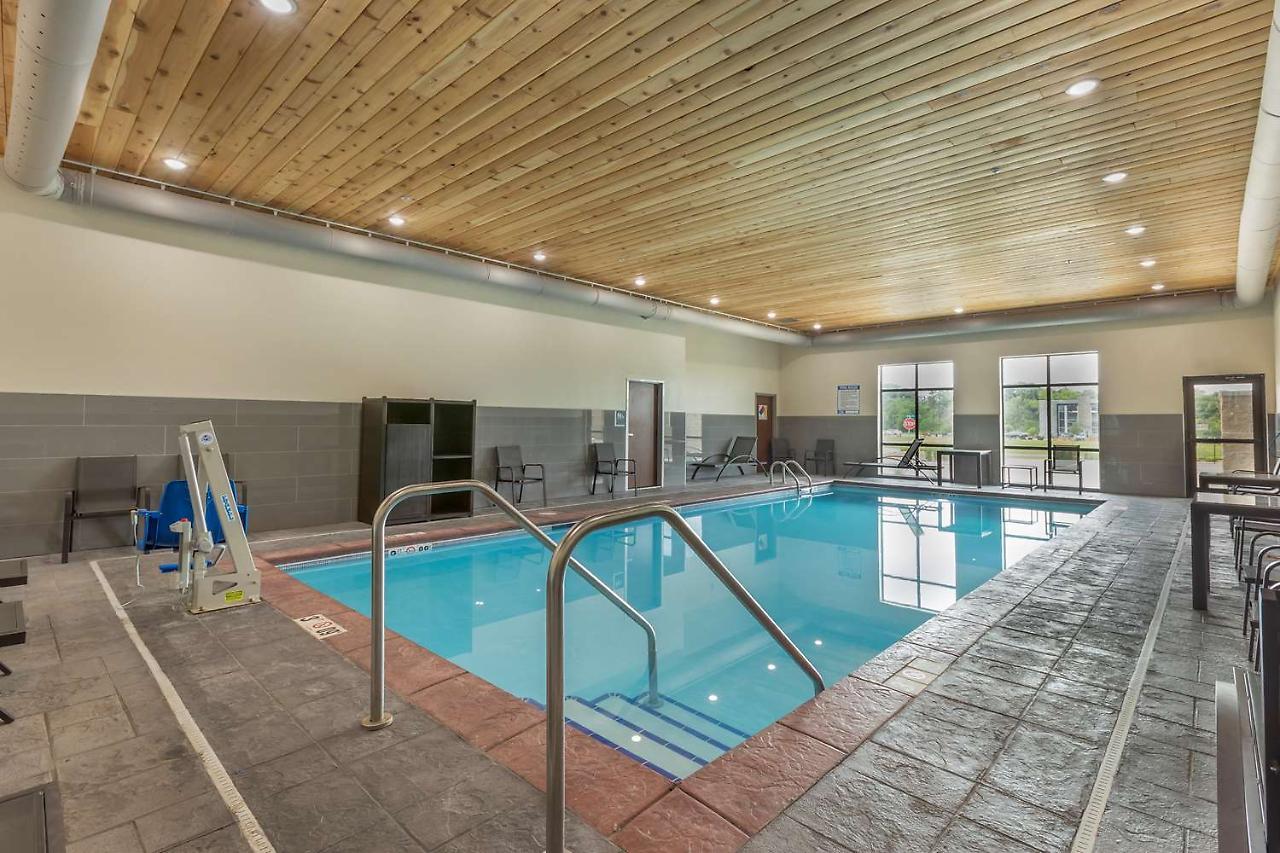 La Quinta Inn & Suites By Wyndham Coralville Iowa City Ngoại thất bức ảnh