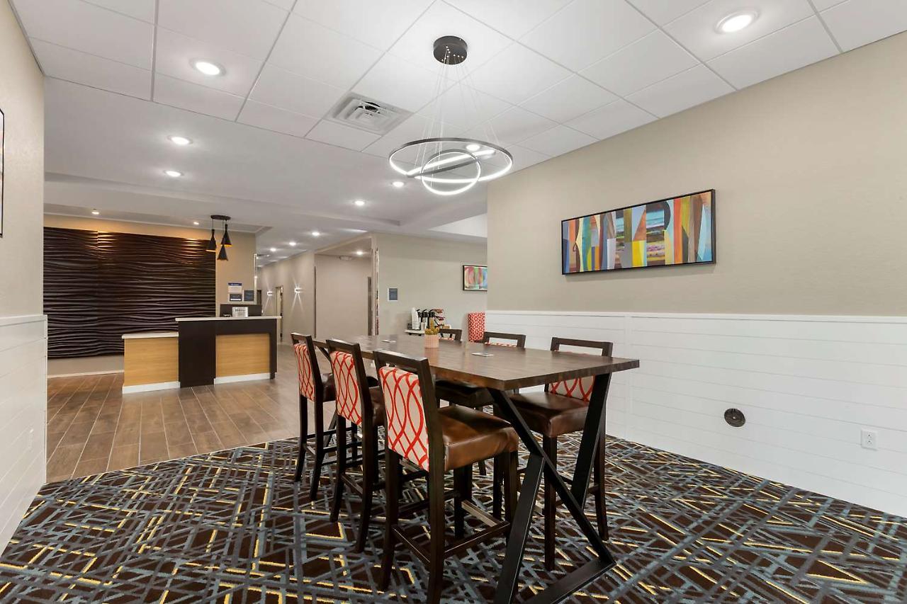 La Quinta Inn & Suites By Wyndham Coralville Iowa City Ngoại thất bức ảnh