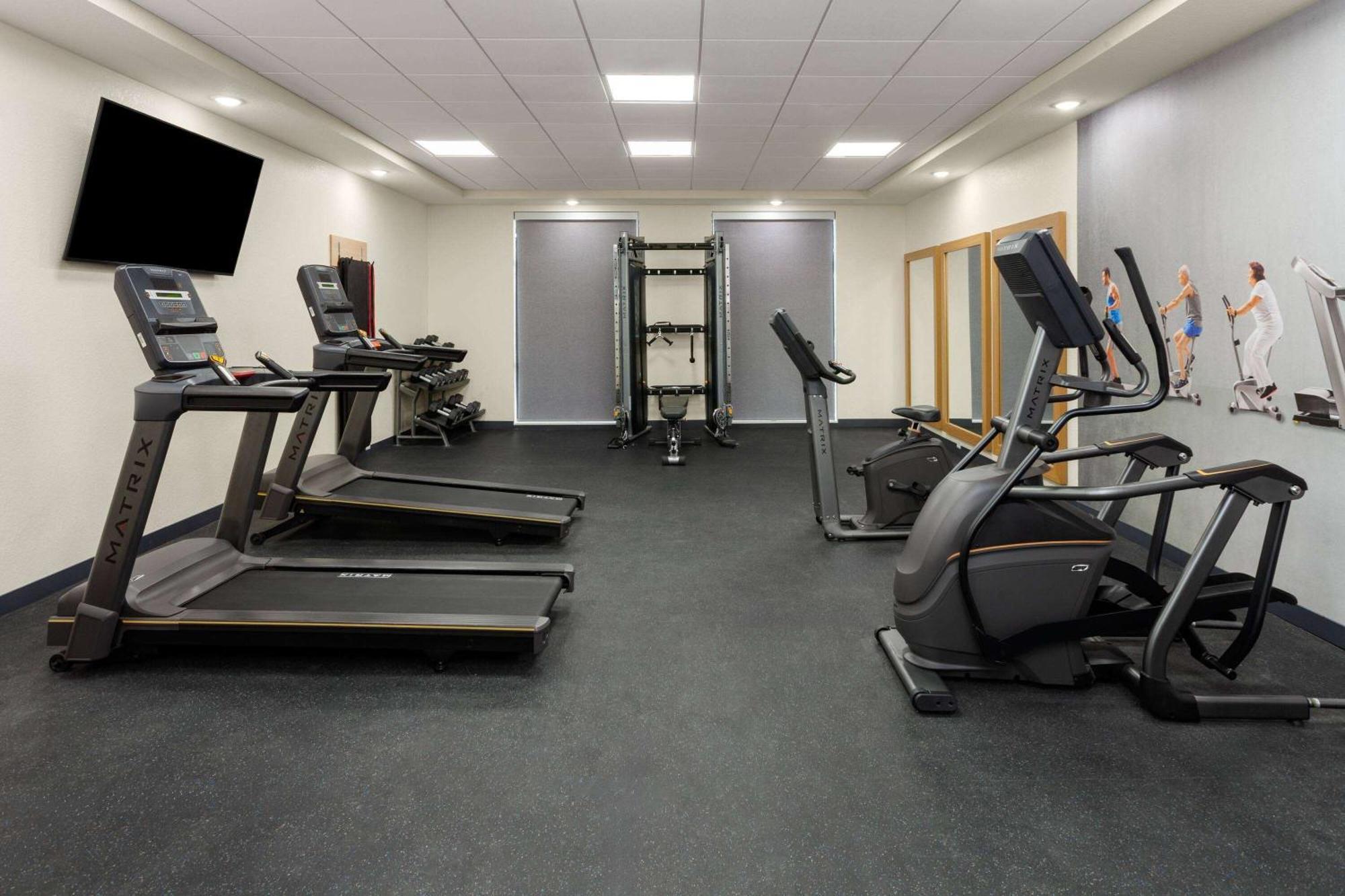 La Quinta Inn & Suites By Wyndham Coralville Iowa City Ngoại thất bức ảnh