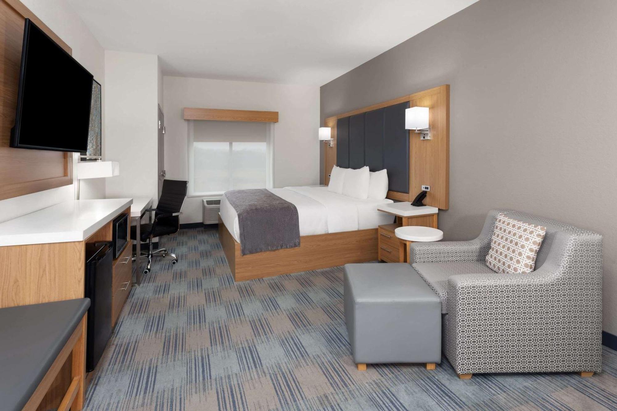 La Quinta Inn & Suites By Wyndham Coralville Iowa City Ngoại thất bức ảnh