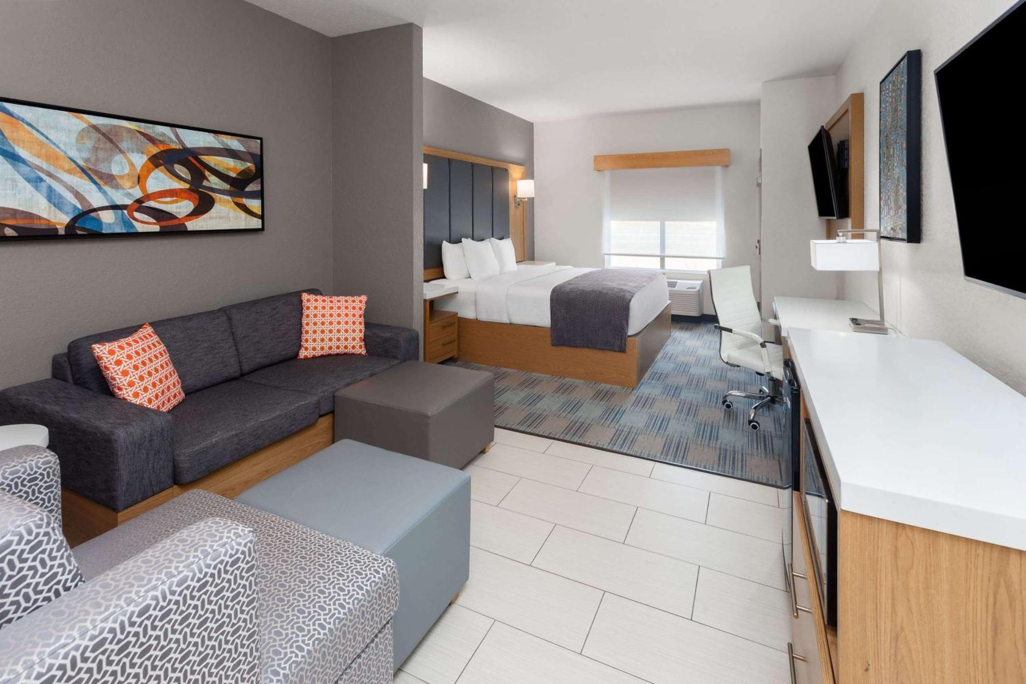 La Quinta Inn & Suites By Wyndham Coralville Iowa City Ngoại thất bức ảnh