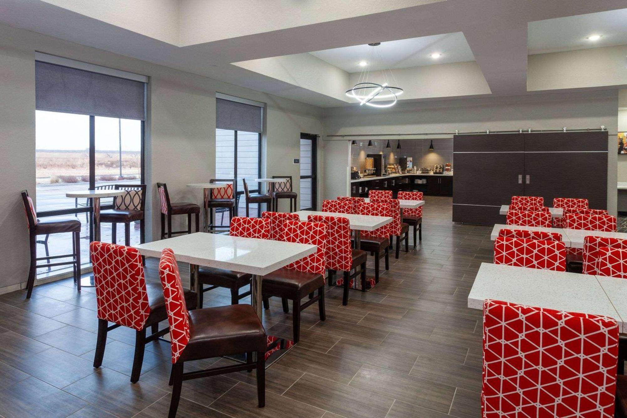 La Quinta Inn & Suites By Wyndham Coralville Iowa City Ngoại thất bức ảnh